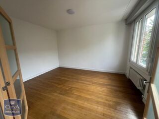  Appartement à louer 2 pièces 75 m²