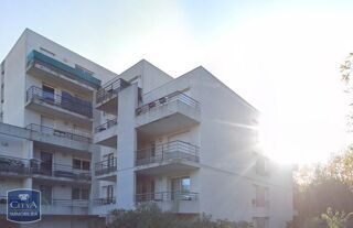  Parking / Garage à louer 