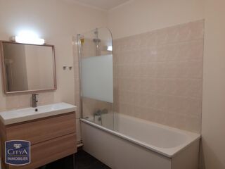  Appartement à louer 3 pièces 87 m²