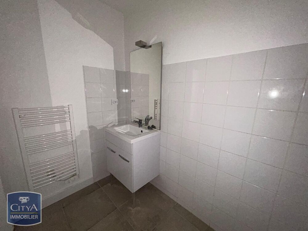 À LOUER : Appartement T1 situé à Saint-Étienne. Ce bien ....