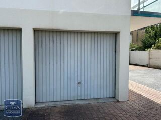  Parking / Garage � louer 