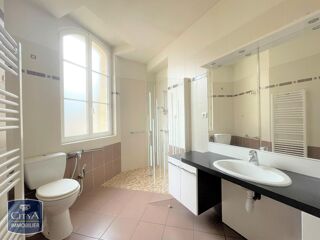  Appartement à louer 3 pièces 92 m²