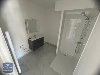  Appartement à louer 3 pièces 64 m²