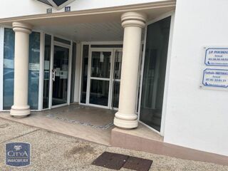  Parking / Garage à louer 