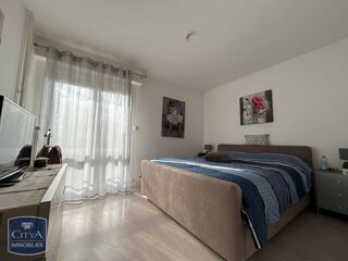  Appartement à louer 3 pièces 77 m²