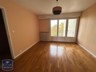  Appartement à louer 4 pièces 80 m²