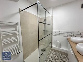  Appartement à louer 4 pièces 70 m²
