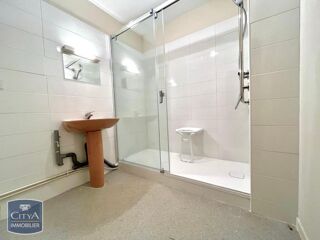  Appartement à louer 2 pièces 72 m²