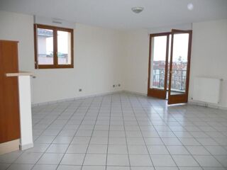  Appartement à louer 4 pièces 90 m²