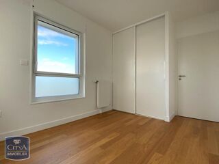  Appartement à louer 4 pièces 94 m²