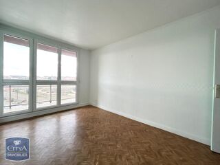  Appartement à louer 5 pièces 116 m²