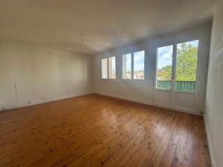  Appartement à louer 3 pièces 68 m²