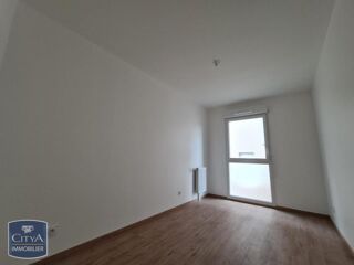  Appartement à louer 4 pièces 74 m²