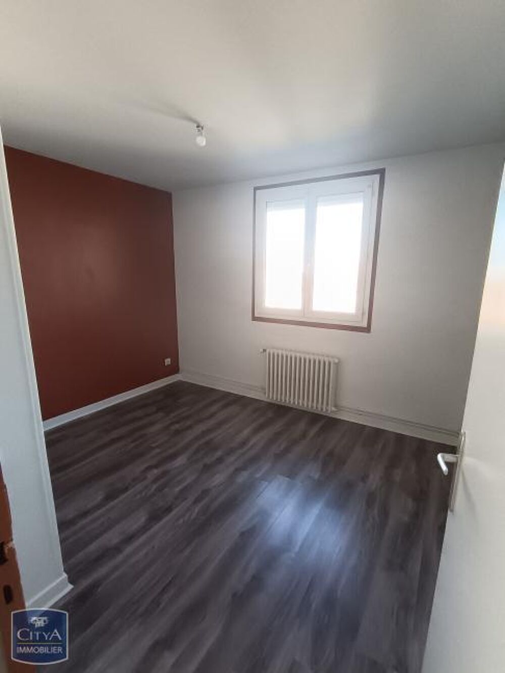 sud ; Une cuisine aménagée et équipée ; Deux chambres ; ....