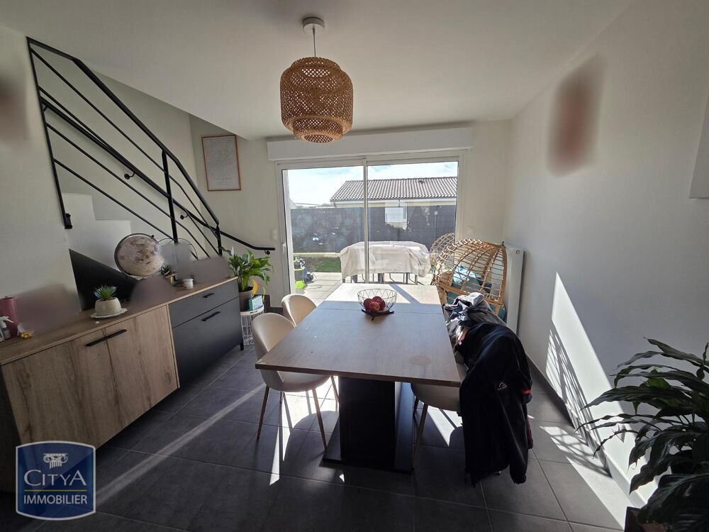 location Maison - 5 pièce(s) - 111 m² Vic-le-Comte (63270)