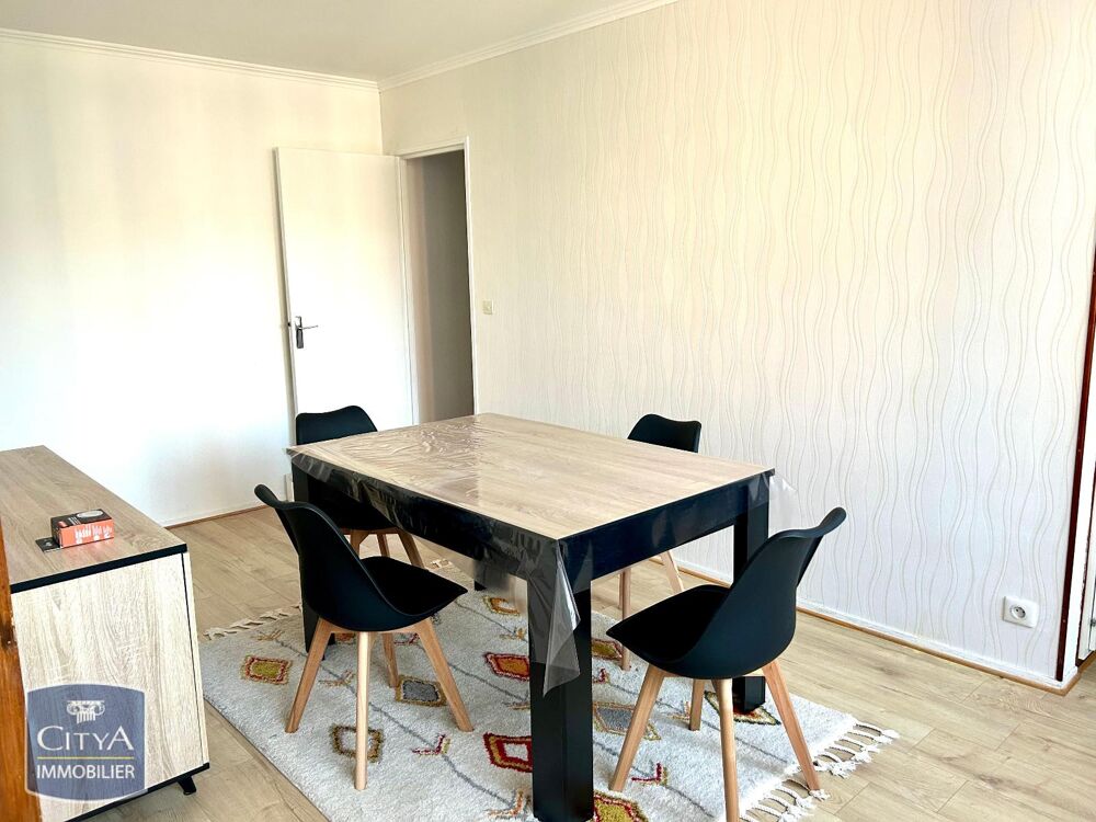 À LOUER : Découvrez cet appartement MEUBLE + une place d....