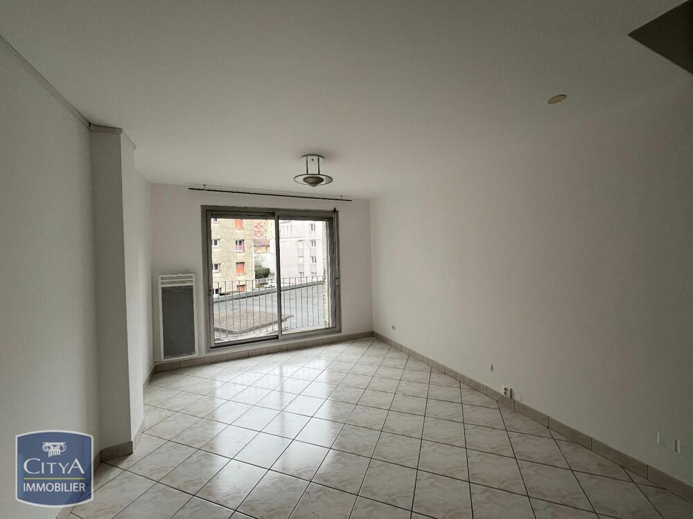 A LOUER Bel appartement rénové de type 3P+C en triplex s....