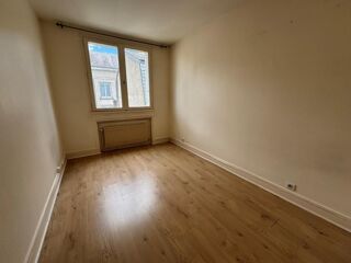  Appartement à louer 3 pièces 55 m²