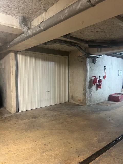  Parking / Garage � louer 