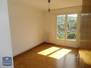 Appartement à louer 4 pièces 75 m²