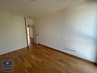  Appartement à louer 4 pièces 116 m²
