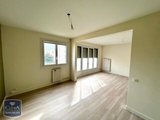  Appartement à louer 4 pièces 77 m²