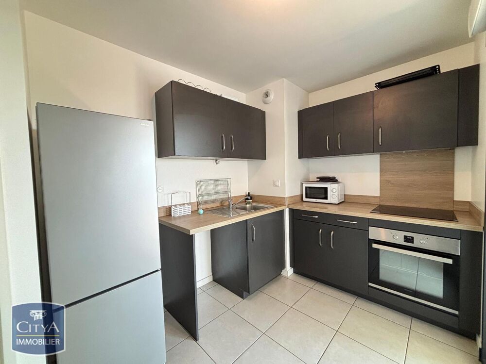 A LOUER : APPARTEMENT T4 MEUBLE + BALCON + PARKING - BOR....