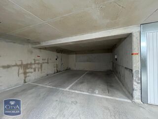  Parking / Garage � louer 