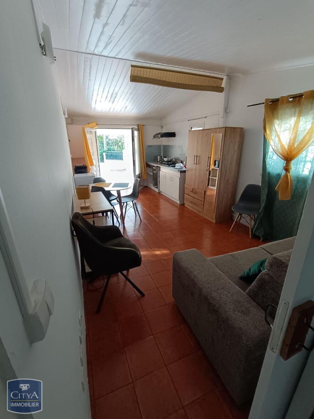 location Appartement - 1 pièce(s) - 31 m² Saint-Pierre (97410)