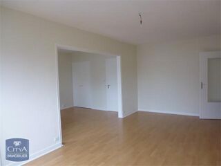  Appartement à louer 4 pièces 82 m²