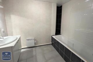  Appartement à louer 3 pièces 65 m²