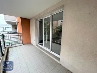  Appartement à louer 4 pièces 77 m²