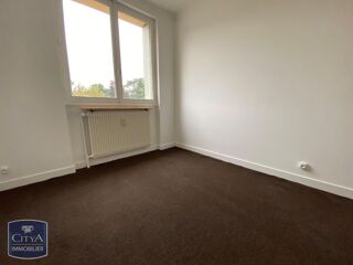  Appartement à louer 4 pièces 74 m²