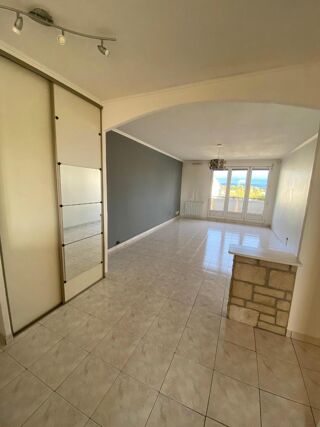  Appartement à louer 3 pièces 71 m²
