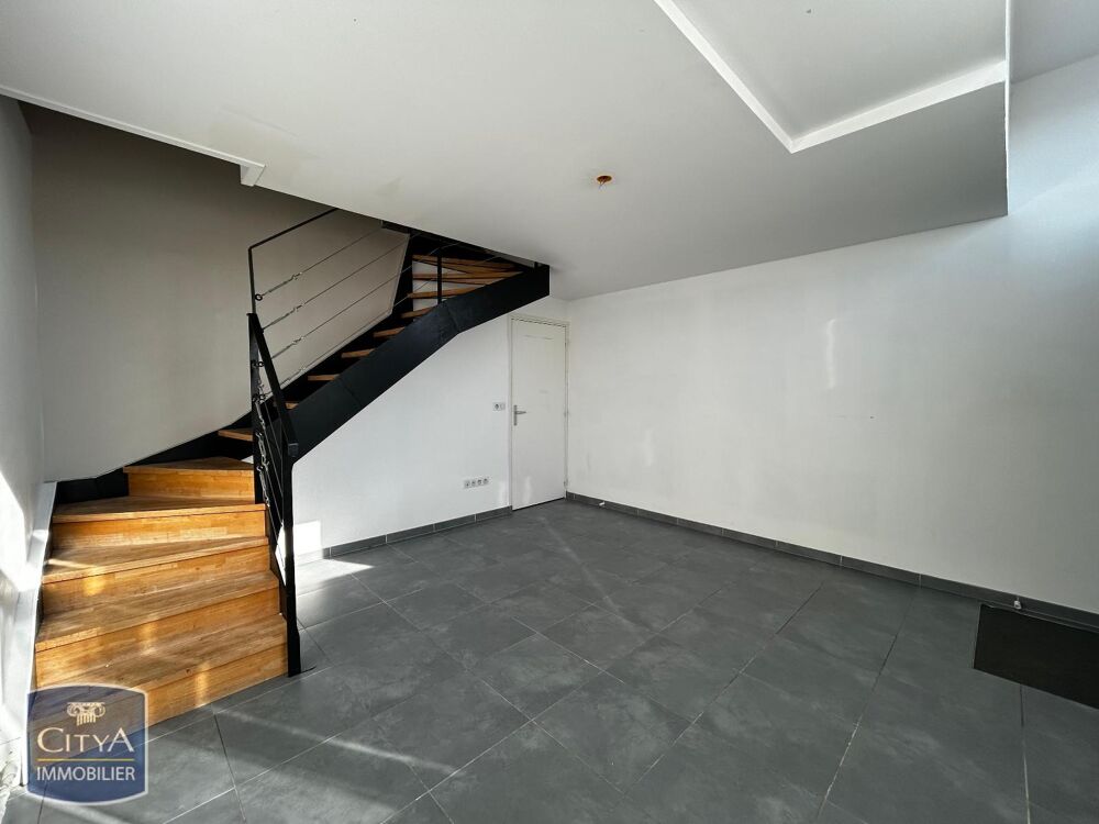 À LOUER : Appartement T4 situé à Tourcoing. L'appartemen....