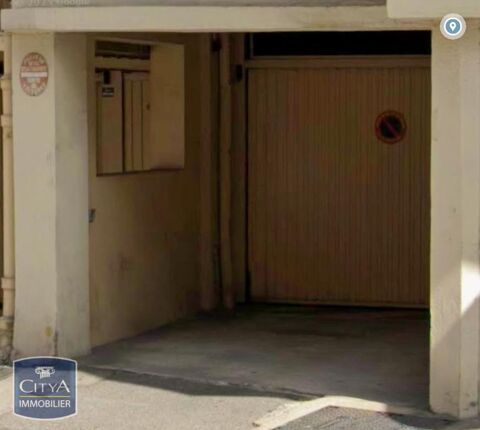  Parking / Garage  louer 