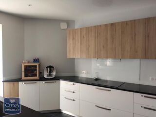  Appartement � louer 4 pi�ces 211 m�