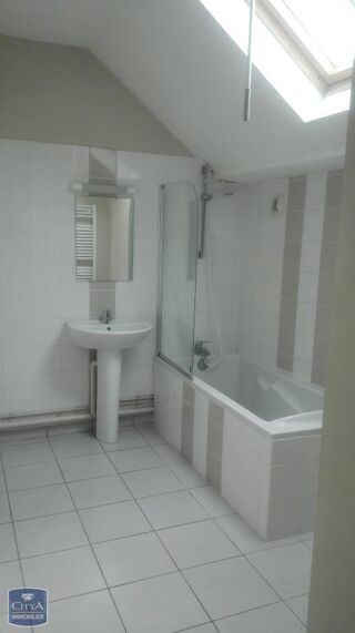  Appartement à louer 3 pièces 75 m²