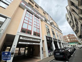  Parking / Garage à louer 