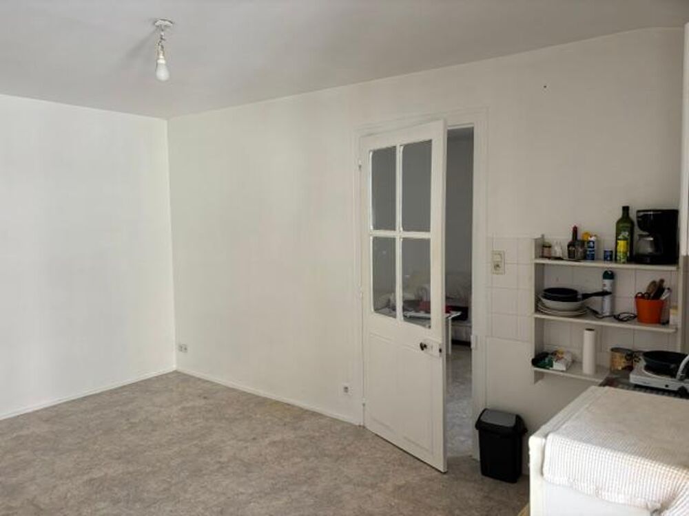 12 rue Sadi Carnot. F2 de 35 m² au 2nd étage comprenant ....