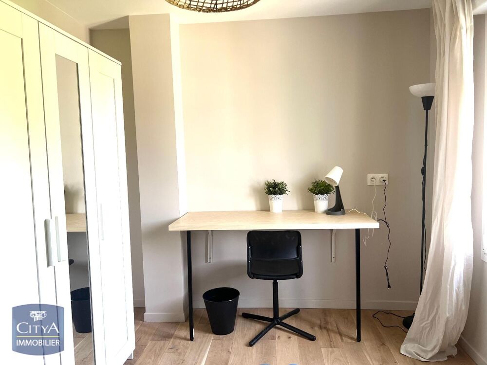 CHAMBRE DANS MAISON MEUBLEE EN COLOCATION AVEC COUR City....