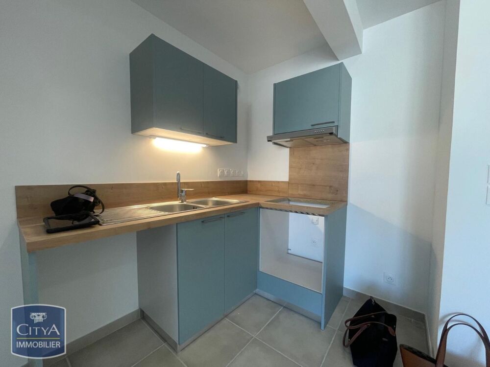 location Appartement - 3 pièce(s) - 63 m² Vias (34450)