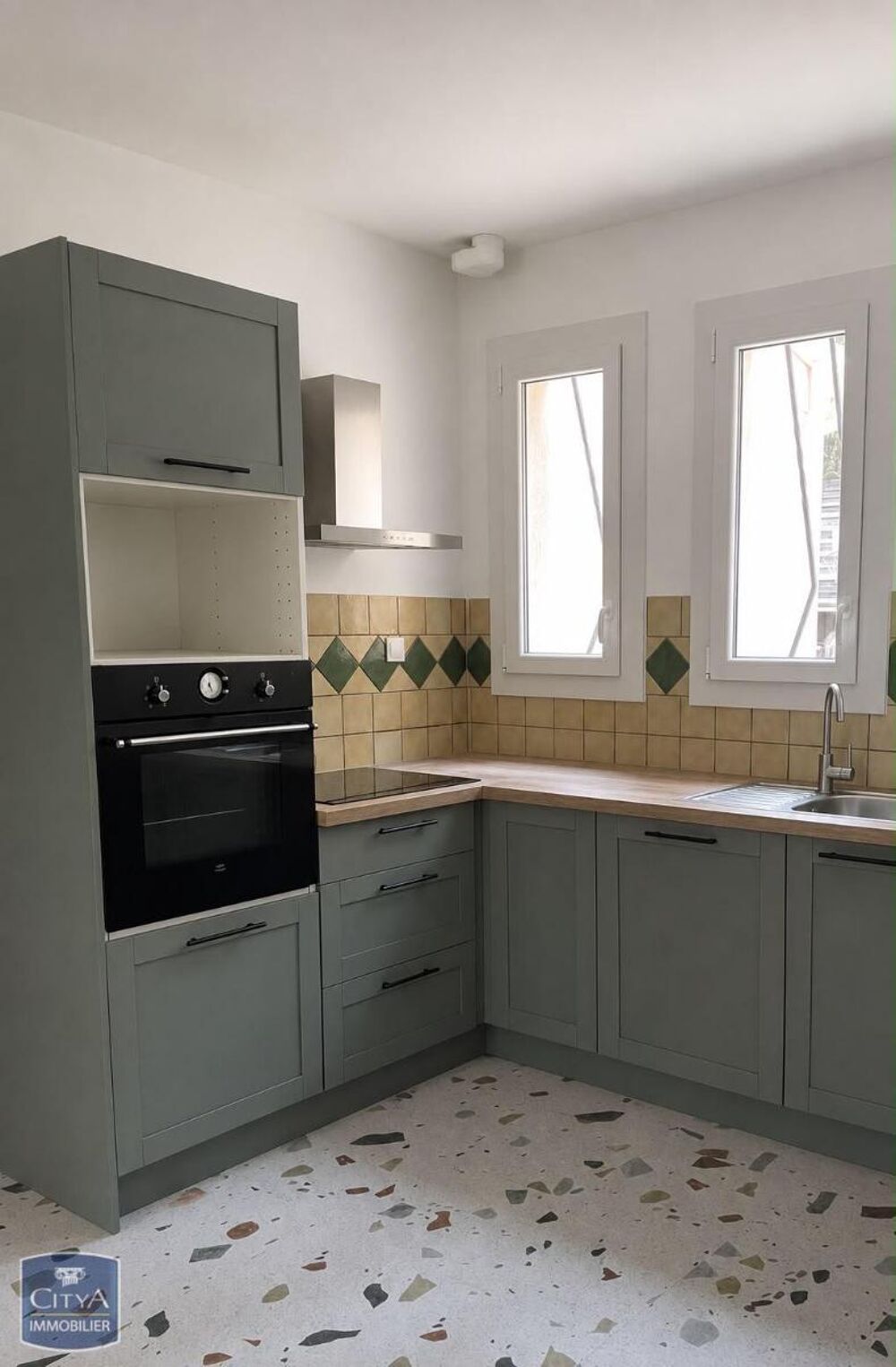 location Appartement - 4 pièce(s) - 96 m² Fuveau (13710)
