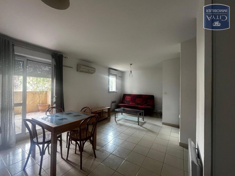 A LOUER - NIMES - STUDIO MEUBLE - PARKING EN SOUS SOL- T....