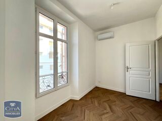  Appartement à louer 2 pièces 47 m²