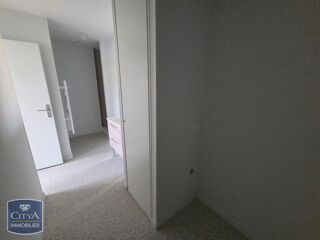  Appartement à louer 3 pièces 76 m²