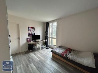  Appartement à louer 4 pièces 80 m²