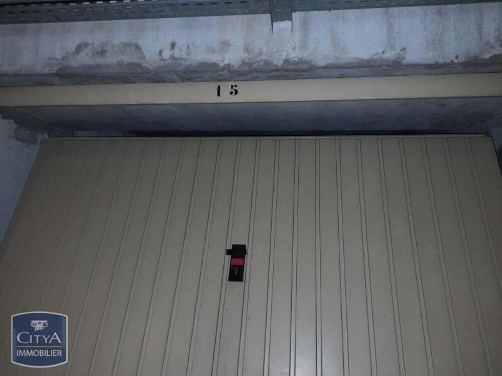 location Parking / Garage - 11 m² Six-Fours-les-Plages (83140)