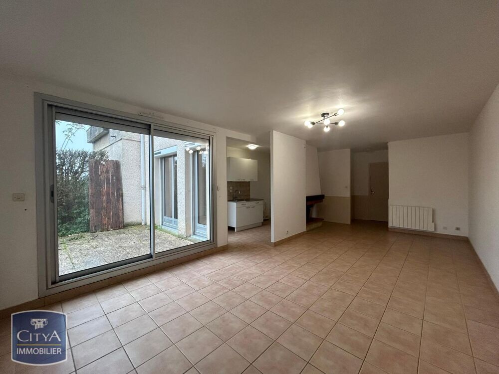 location Appartement - 2 pièce(s) - 57 m² Voves (28150)