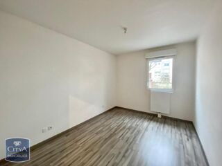  Appartement à louer 3 pièces 65 m²